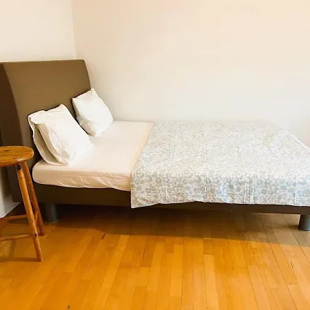 Beautiful Flat, Center With Balcony Schloss - Self Checkin Apartamento *